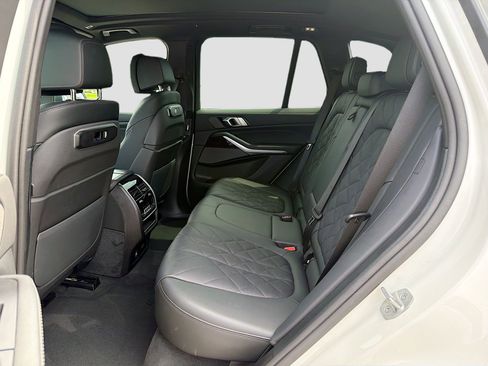 Used 2025 BMW X5 xDrive40i w/ Climate Comfort Package image 21