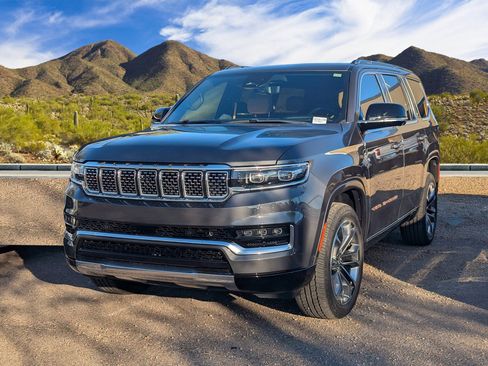 Used 2023 Jeep Grand Wagoneer Series III image 2