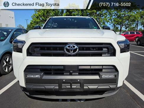 Used 2025 Toyota 4Runner SR5 AWD/4WD image 2