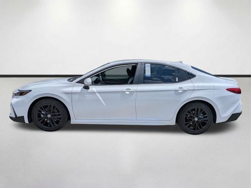 Used 2025 Toyota Camry SE FWD image 7