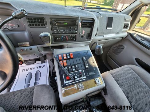 Used 2001 Ford F350 4x4 Regular Cab DRW Super Duty image 24