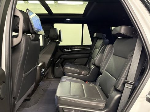 Used 2021 GMC Yukon Denali w/ Denali Premium Package AWD/4WD image 31