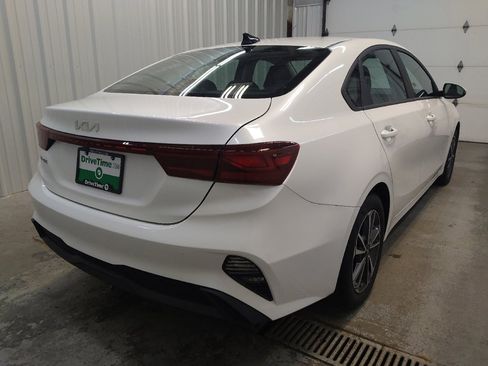 Used 2023 Kia Forte LXS w/ LXS Technology Package FWD image 9