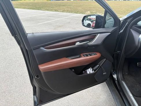 Used 2023 Cadillac XT5 Sportv w/ Technology Package AWD/4WD image 10