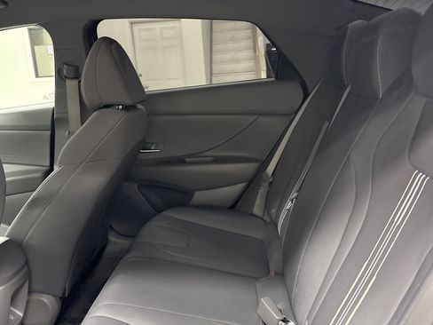 Used 2024 Hyundai Elantra Blue image 11