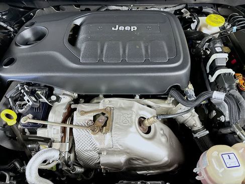 Used 2022 Jeep Cherokee Latitude Lux w/ Sun & Sound Group image 9