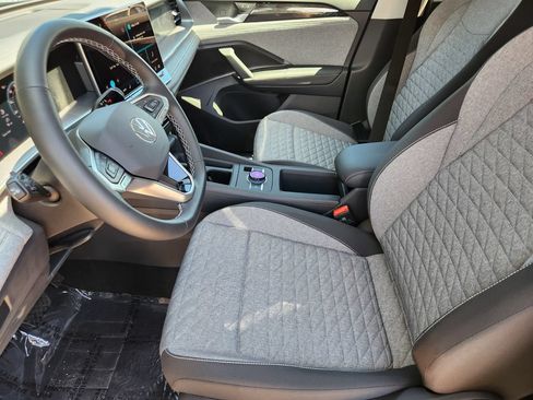 New 2026 Volkswagen Tiguan S AWD/4WD image 3