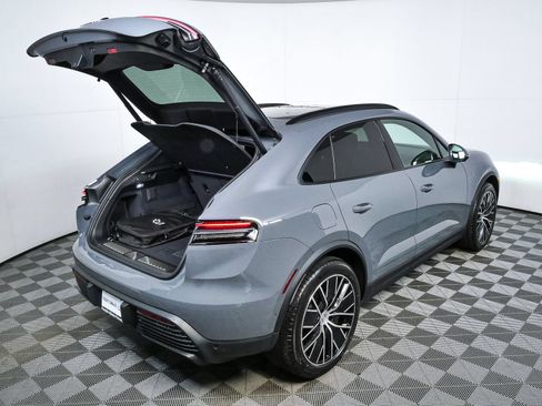New 2026 Porsche Macan 4 Electric AWD/4WD image 30