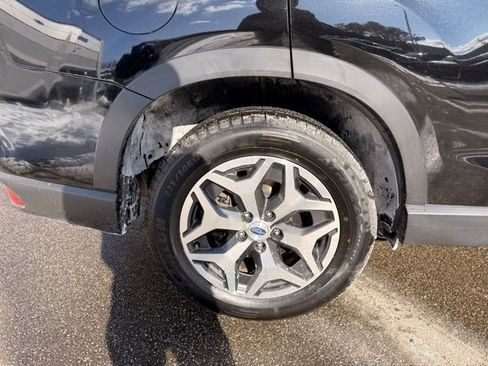 Used 2023 Subaru Forester Premium image 12