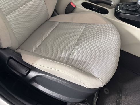 Used 2025 Kia Soul LX FWD image 27
