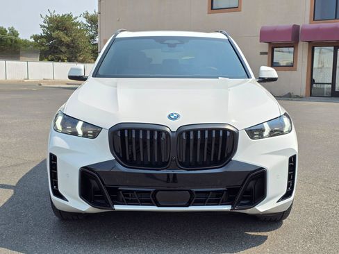 New 2026 BMW X5 xDrive50e w/ M Sport Package AWD/4WD image 6