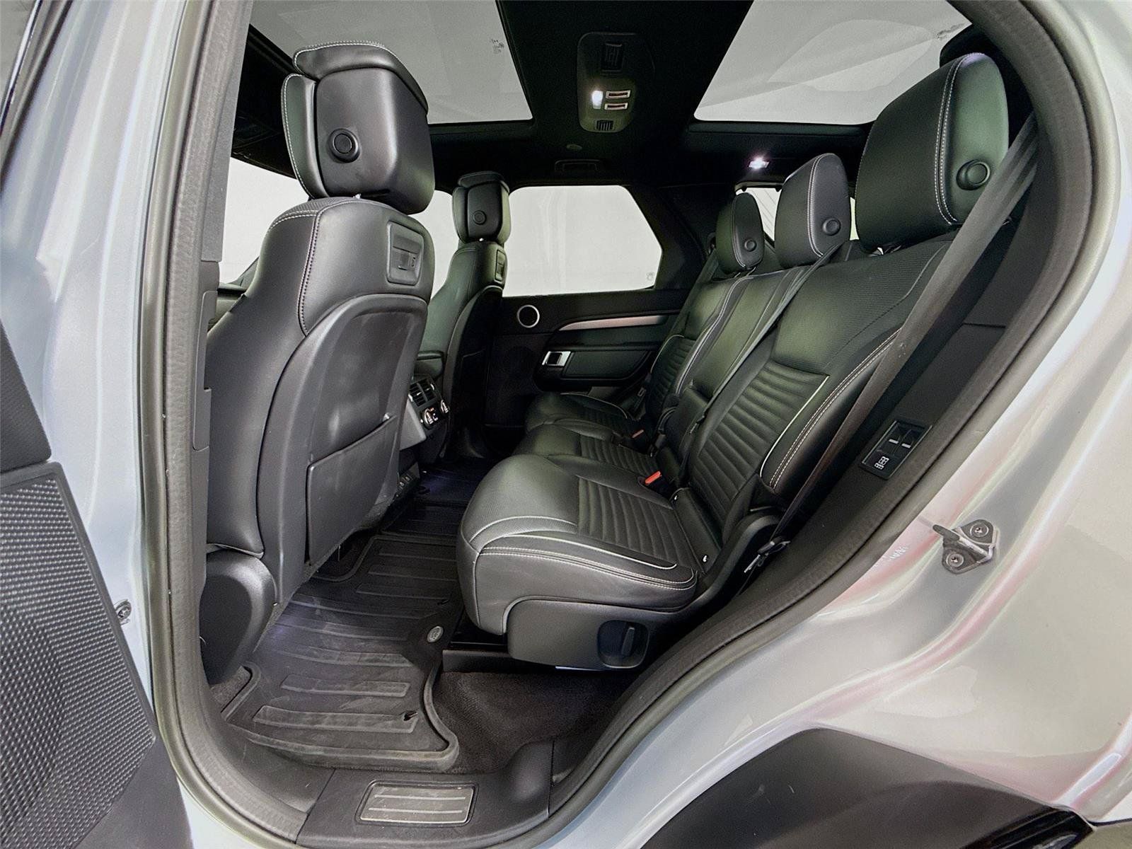 Used 2023 Land Rover Discovery Metropolitan Edition AWD/4WD image 19