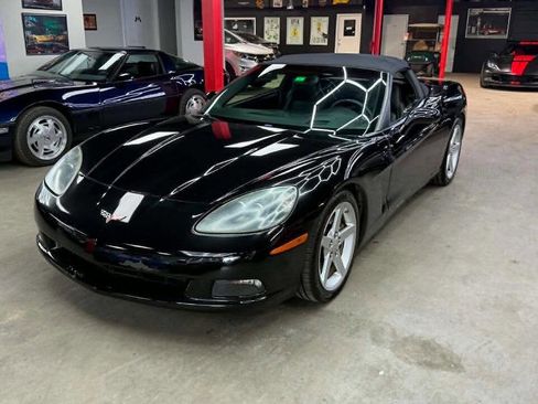 Used 2005 Chevrolet Corvette Convertible w/ Preferred Equipment Group RWD image 1