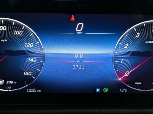 Used 2025 Mercedes-Benz GLB 250 image 13