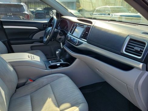 Used 2019 Toyota Highlander Plus image 34