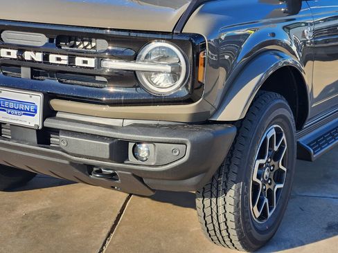 New 2025 Ford Bronco Outer Banks image 6