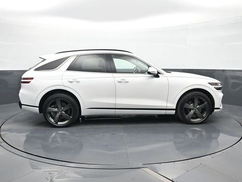 Used 2023 Genesis GV70 3.5T Sport w/ Sport Prestige Package AWD/4WD image 21