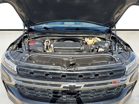 Used 2021 Chevrolet Suburban Z71 w/ Z71 Off-Road Package AWD/4WD image 22