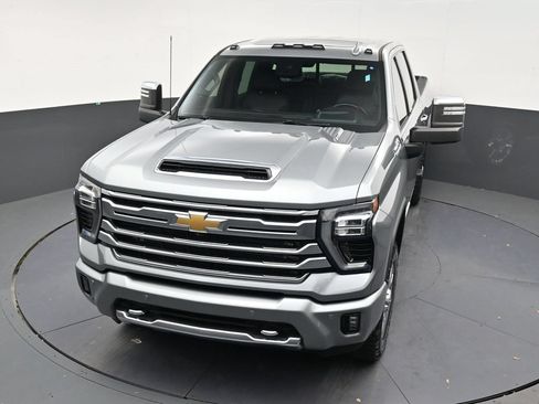 Used 2024 Chevrolet Silverado 2500 High Country w/ Technology Package AWD/4WD image 19