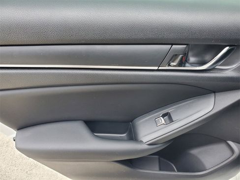 Used 2022 Honda Accord Sport image 13
