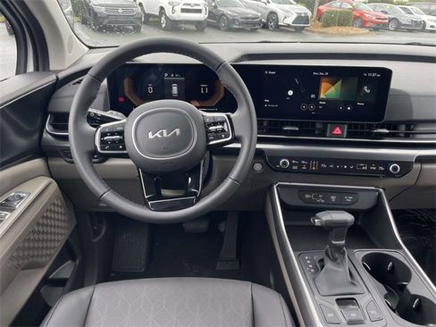 New 2026 Kia Carnival LXS image 2