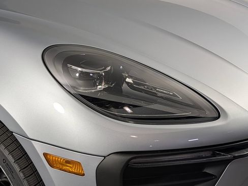 New 2026 Porsche Macan AWD/4WD image 15