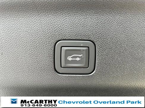 New 2025 Chevrolet Suburban Premier image 26