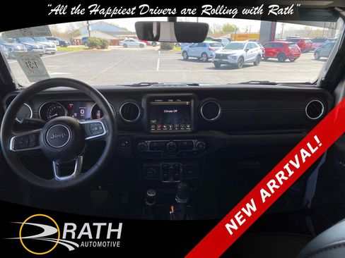 Used 2023 Jeep Wrangler Sahara image 17