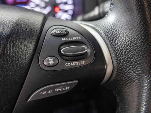 Used 2020 Nissan Pathfinder SV FWD image 29