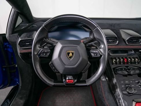 Used 2019 Lamborghini Huracan Performante AWD/4WD image 19