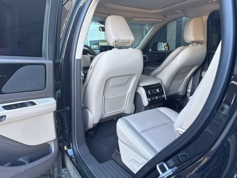 Certified 2024 Lincoln Aviator AWD w/ Premium Package image 16