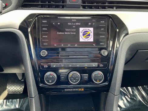 Used 2022 Volkswagen Passat 2.0T SE image 24