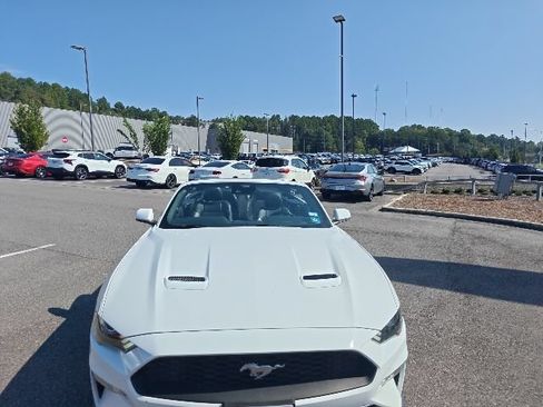 Used 2021 Ford Mustang Premium RWD image 8