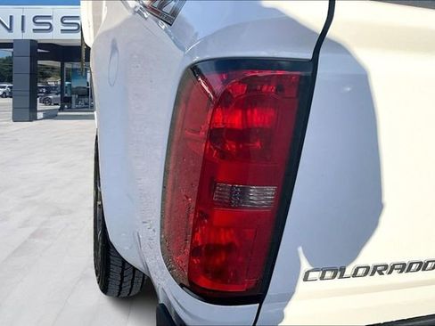 Used 2018 Chevrolet Colorado Z71 image 20