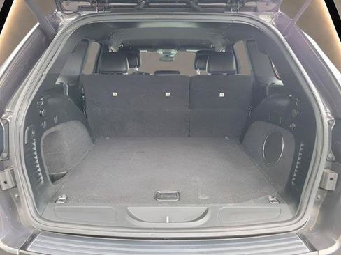 Used 2018 Jeep Grand Cherokee Altitude RWD image 26