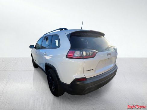 Used 2023 Jeep Cherokee Altitude Lux AWD/4WD image 3