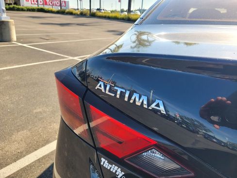 Used 2020 Nissan Altima 2.5 SV FWD image 6
