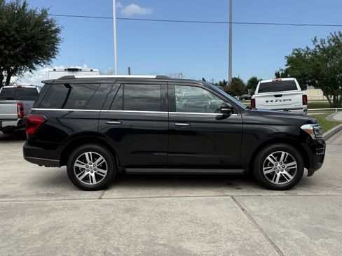 Used 2024 Ford Expedition Limited RWD image 3