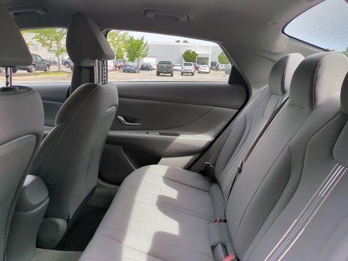 Used 2023 Hyundai Elantra SEL w/ Convenience Package FWD image 13