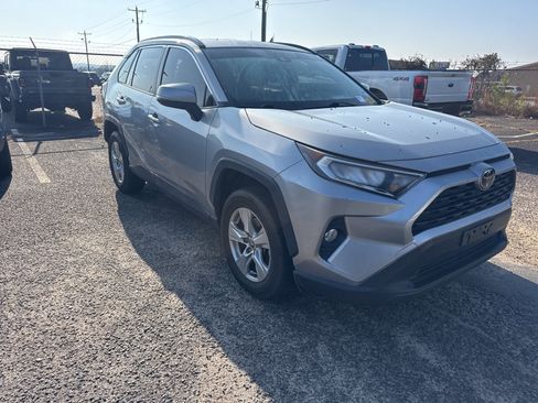 Used 2020 Toyota RAV4 XLE image 1