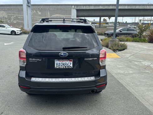 Used 2018 Subaru Forester 2.5i Touring AWD/4WD image 5