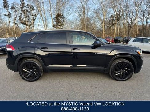 Used 2022 Volkswagen Atlas Cross Sport SE w/ Panoramic Sunroof Package image 4