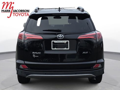 Used 2017 Toyota RAV4 XLE image 10