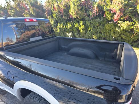 Used 2014 RAM 1500 Laramie w/ Convenience Group image 4