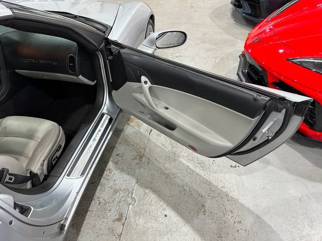 Used 2009 Chevrolet Corvette Coupe w/ Preferred Equipment Group RWD image 16
