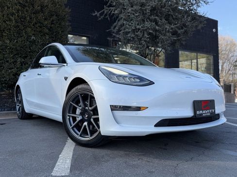 Used 2020 Tesla Model 3 Standard Range Plus image 9