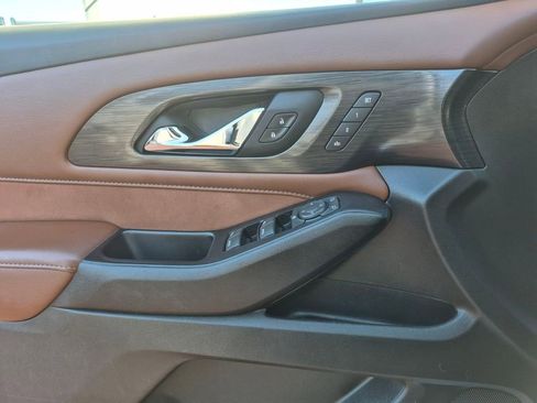 Used 2021 Chevrolet Traverse High Country image 15