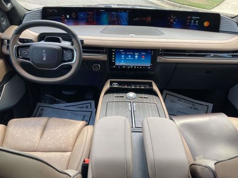 New 2025 Lincoln Navigator L Black Label image 19