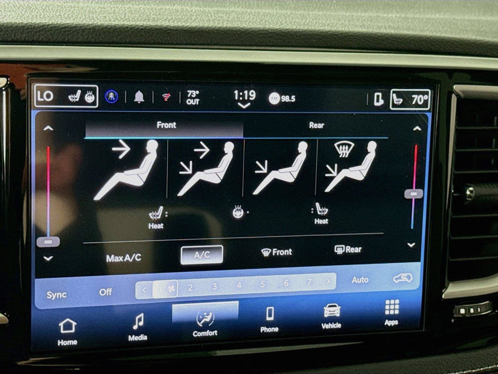 New 2027 Chrysler Pacifica Select AWD/4WD image 13