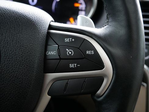 Used 2017 Jeep Grand Cherokee Limited w/ Luxury Group II image 29